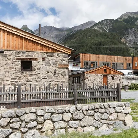Aparthotel Arlberglife 4*