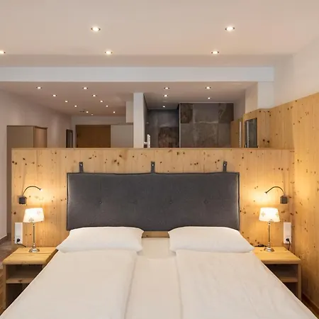 Ξενοδοχείο με διαμερίσματα Arlberglife 4*