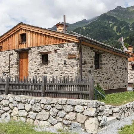 Arlberglife Aparthotel 4*