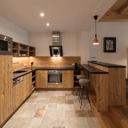 Apart Otel Arlberglife 4*