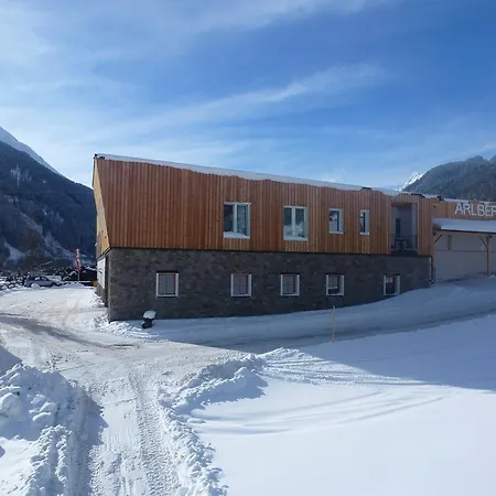 Arlberglife Apart Otel 4*